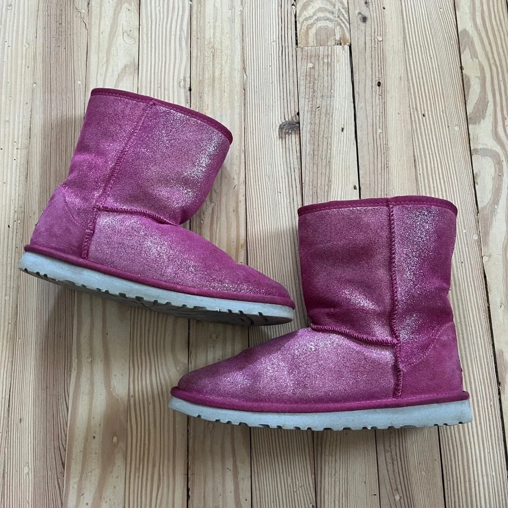 UGG Australia Classic Short Glitter Fuchsia Pink Suede Boots Kids Size 6 1002455